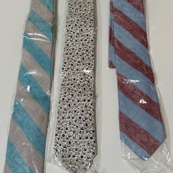 Stylish Men's Tie Set - Blue, Red, and Floral - Picture 6 of 6
